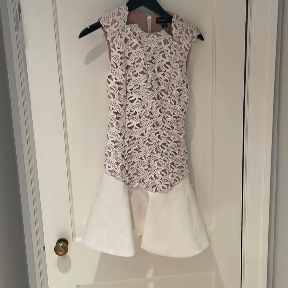 Style stalker lace dress vegas wedding school dance size xsmall 0 as is used